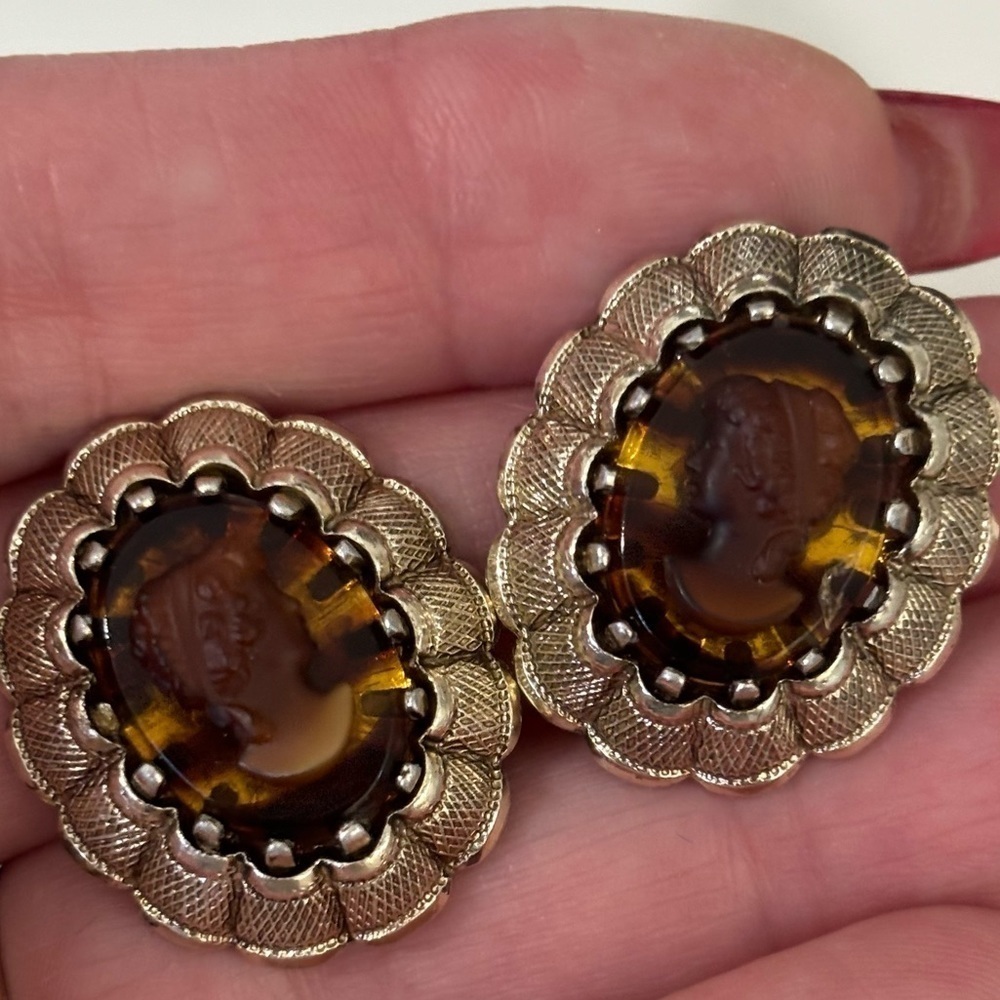 W.Germany vintage champagne gold brown acrylic cameo clip on earrings